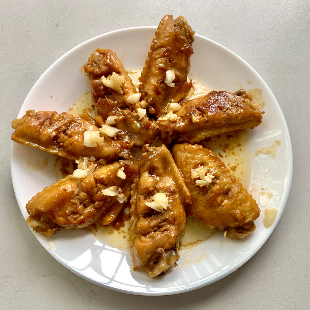 不要再可乐鸡翅了，求求你试试蒜香鸡翅吧，香味捅破天花板！