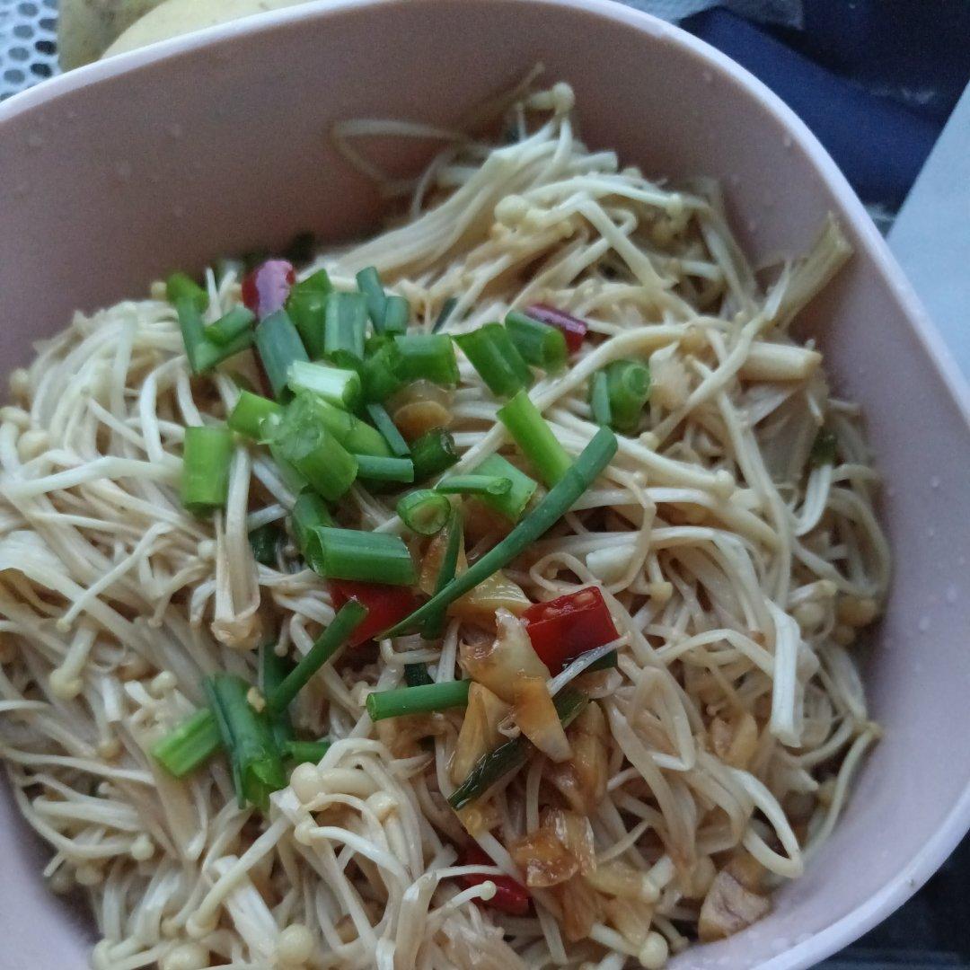 超级下饭的蒜蓉金针菇！好吃到爆