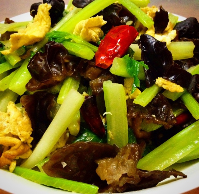 芹菜炒鸡蛋