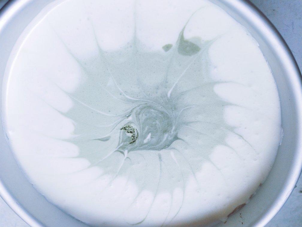 渐变抹茶慕斯蛋糕：我Amanda带着既美又作的抹茶甜点又来了！【曼食慢语】