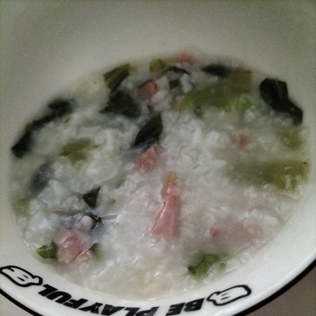 让我想起妈妈的【菜干咸猪骨粥】那股香气实在太温暖！