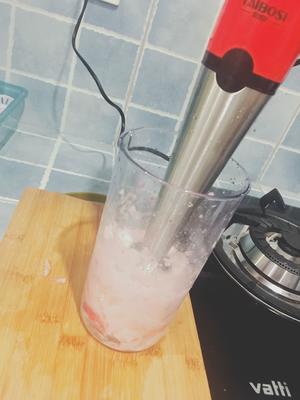蜜桃牛奶碎碎冰的做法 步骤2