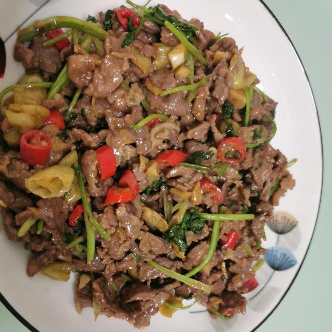 小炒黄牛肉，肉嫩味香！太好吃了简直是米饭杀手！
