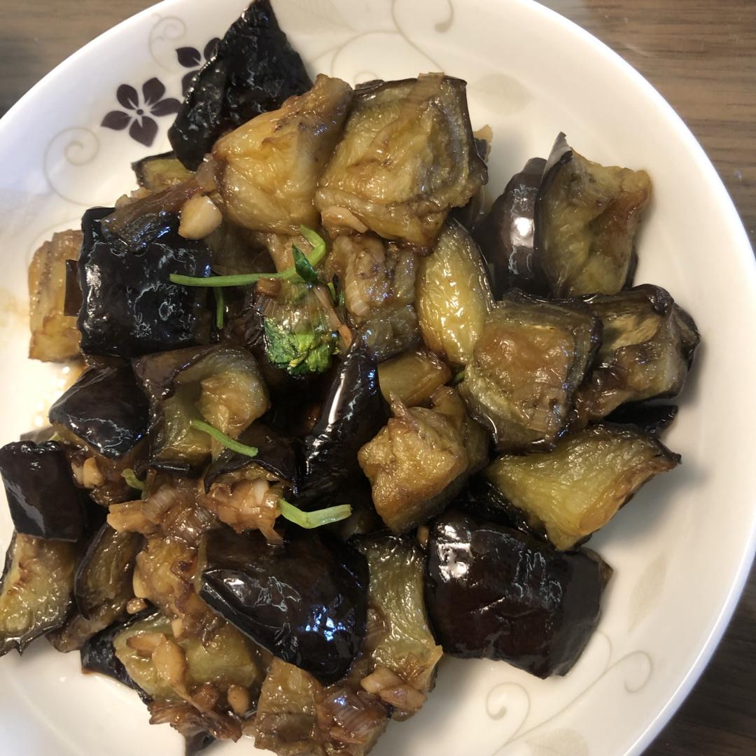 红烧茄子，好吃到舔盘子