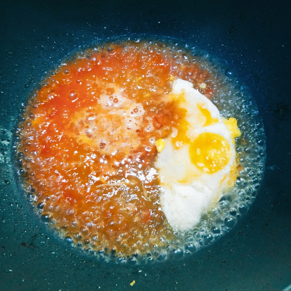 番茄鸡蛋面的做法 步骤6