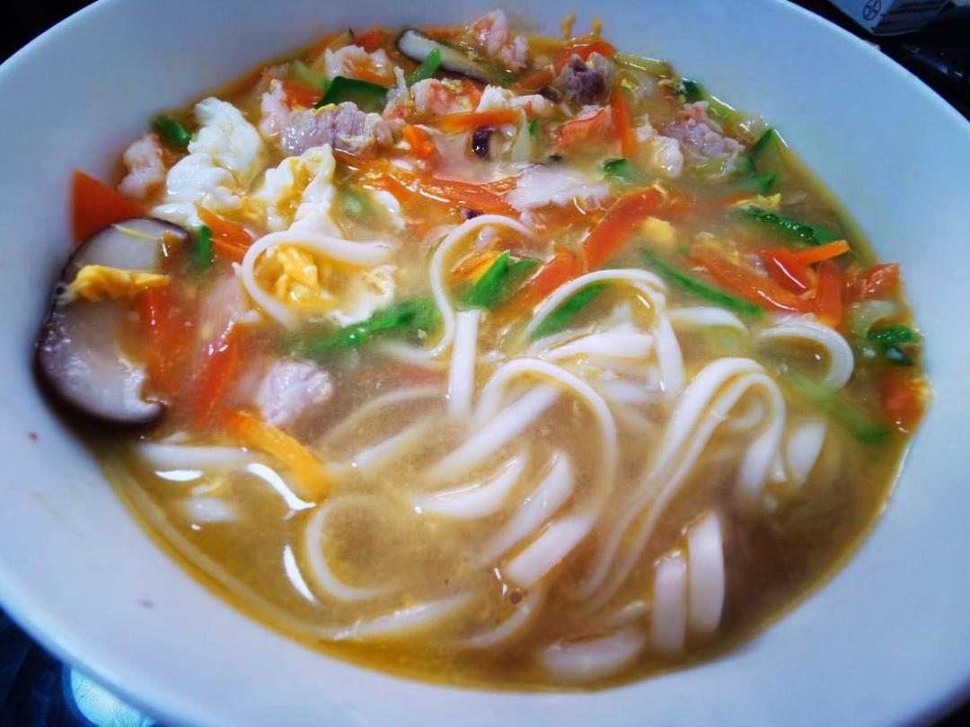 海参鲜虾鲜蔬面