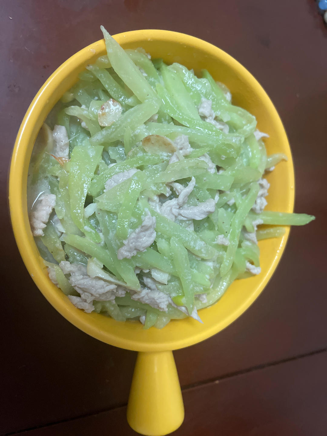 清爽解腻巨下饭的莴笋炒肉丝！