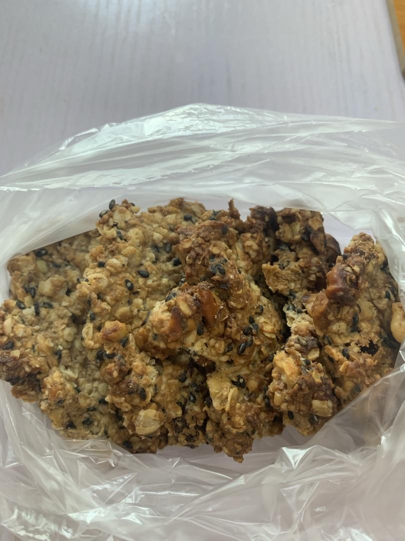 素食:有机燕麦芝麻大饼干