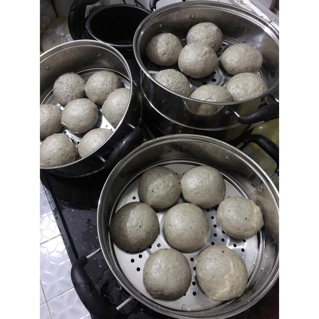 在面包机帮助下蒸馒头