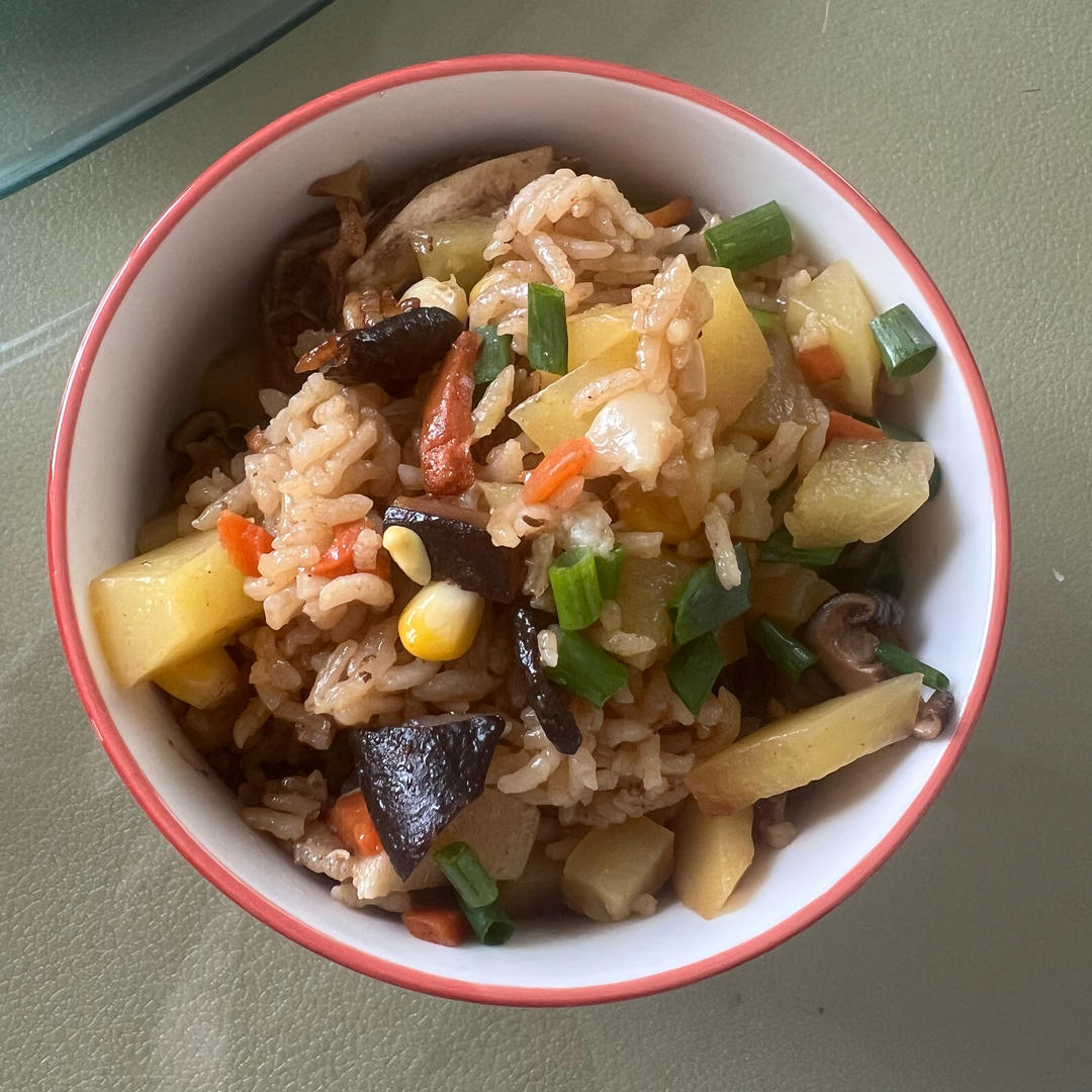 【排骨焖饭】