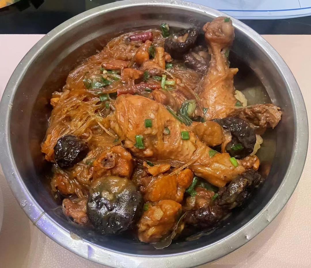 鸡腿炖土豆 上桌秒空盘 汤都喝干了！