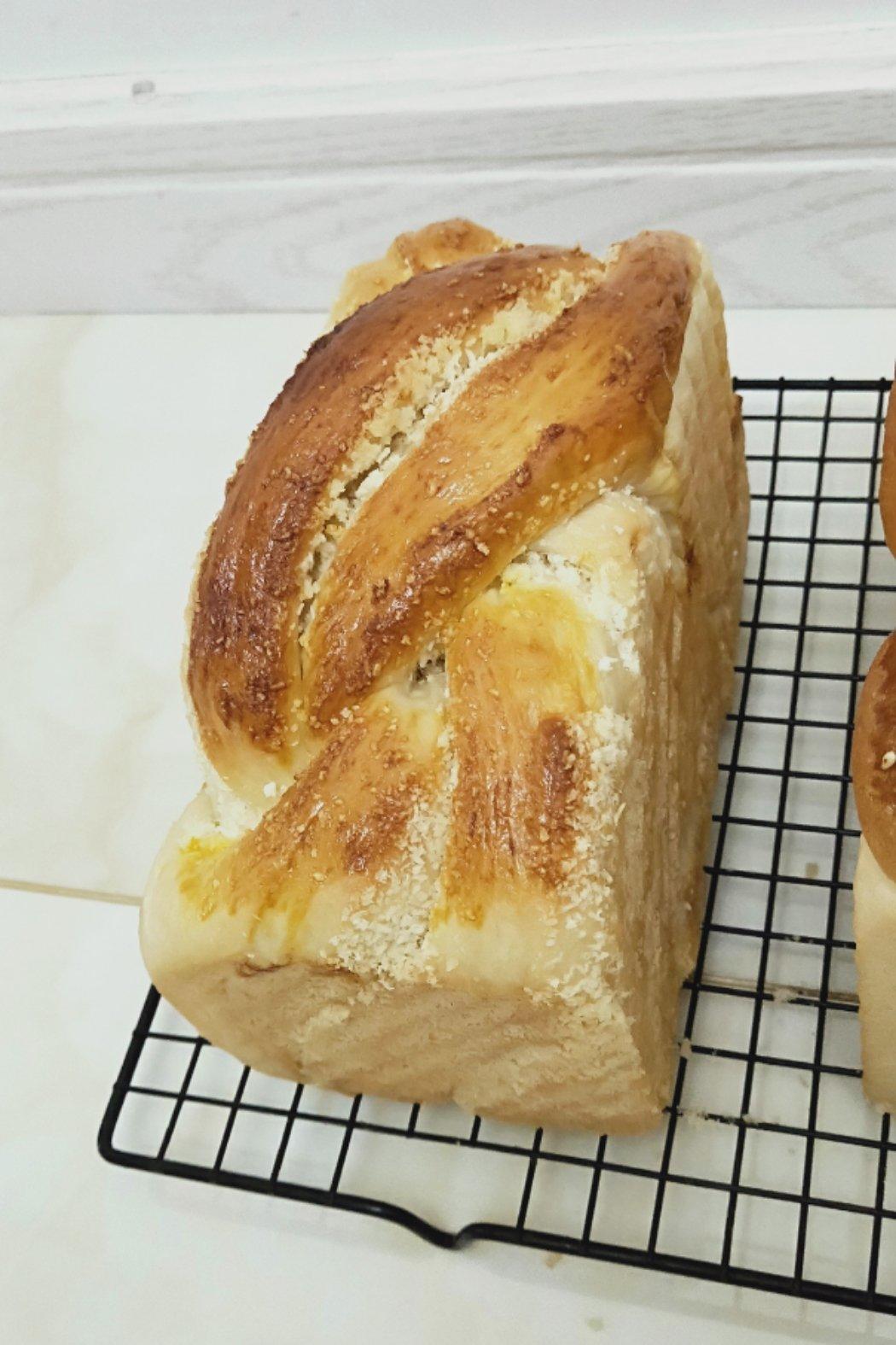椰蓉吐司面包 Coconut Loaf