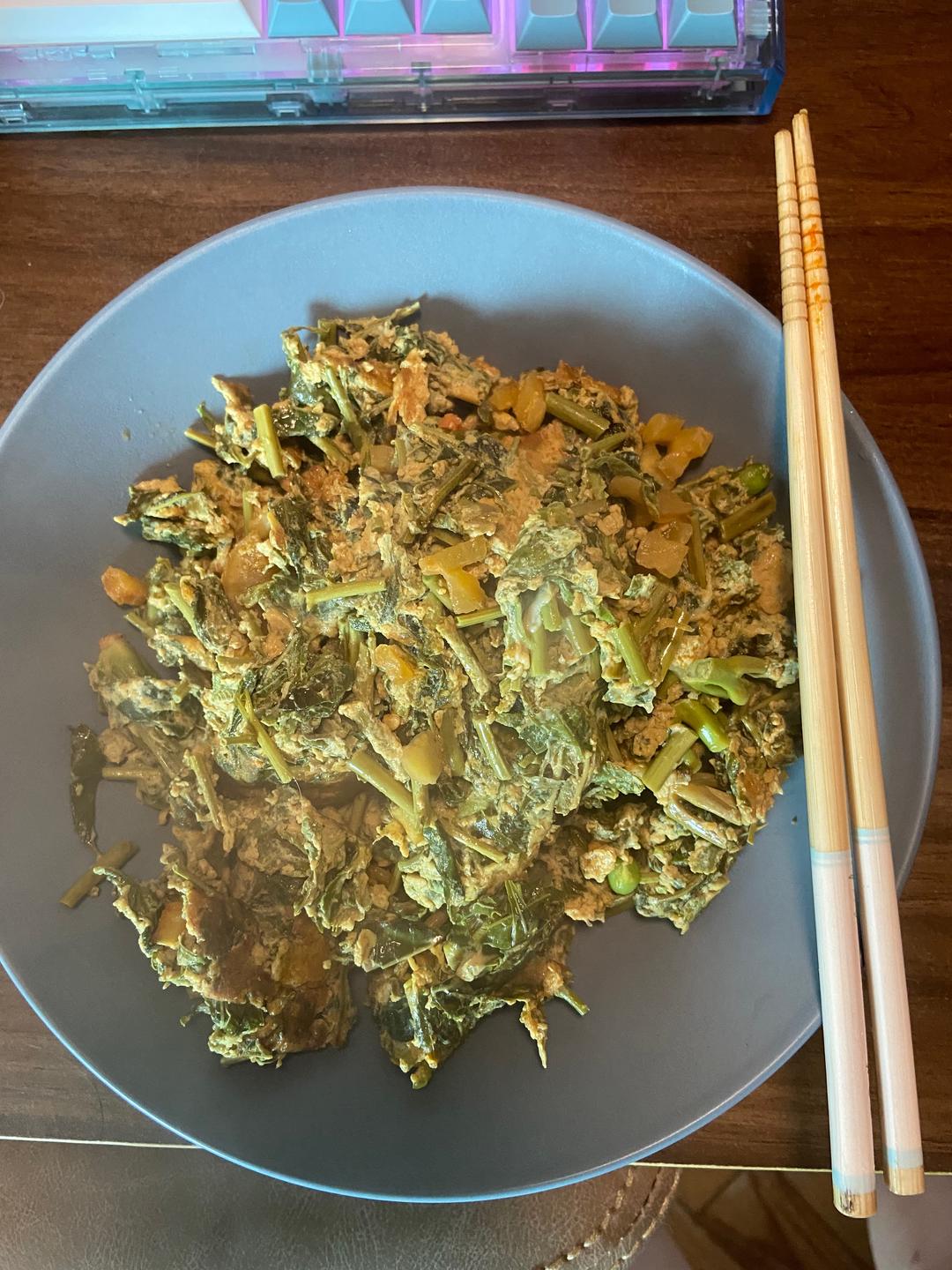 香椿菜脯炒鸡蛋的做法