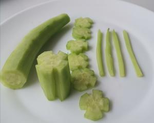 一根黄瓜的华丽变身---清凉消暑的黄瓜凉粉的做法 步骤8