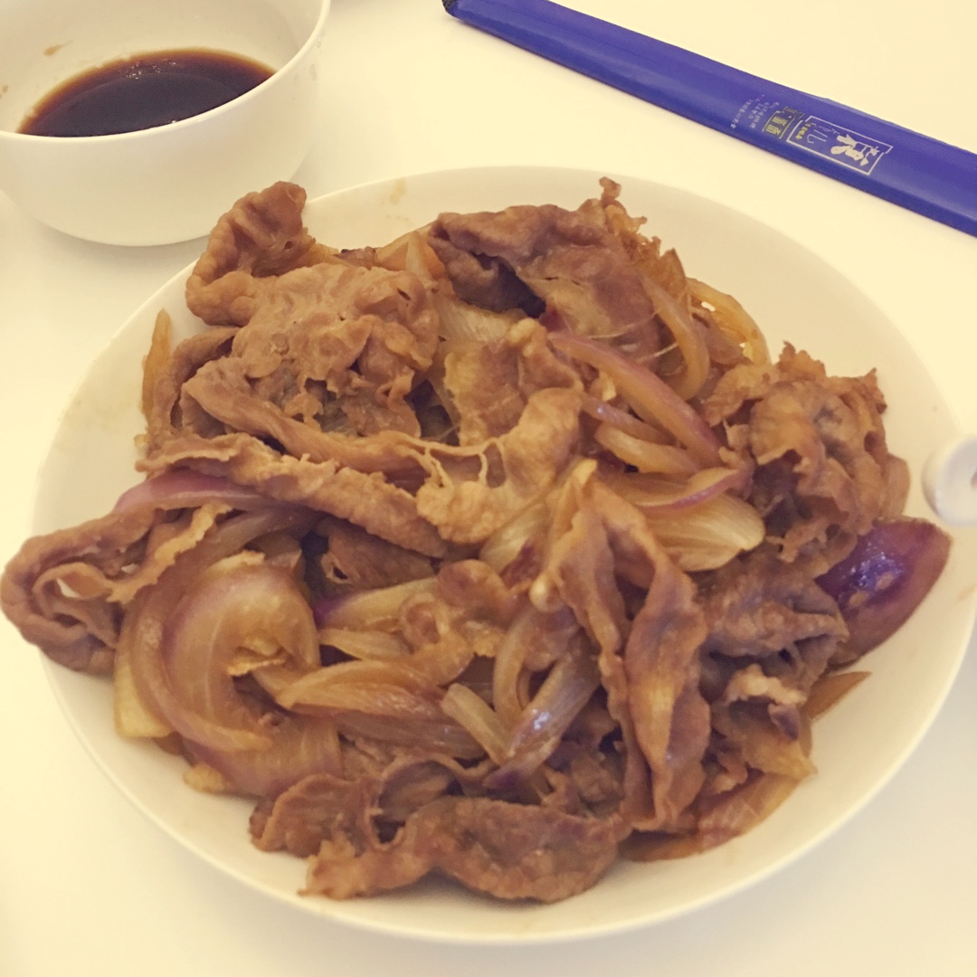 洋葱肥牛饭