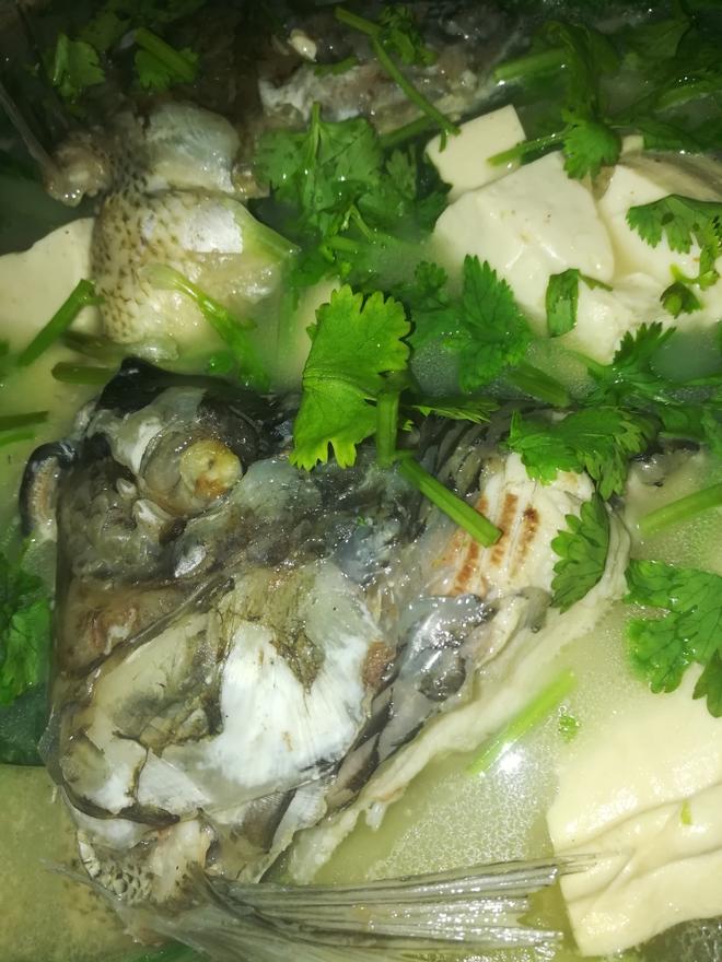 鱼头豆腐青菜汤的做法