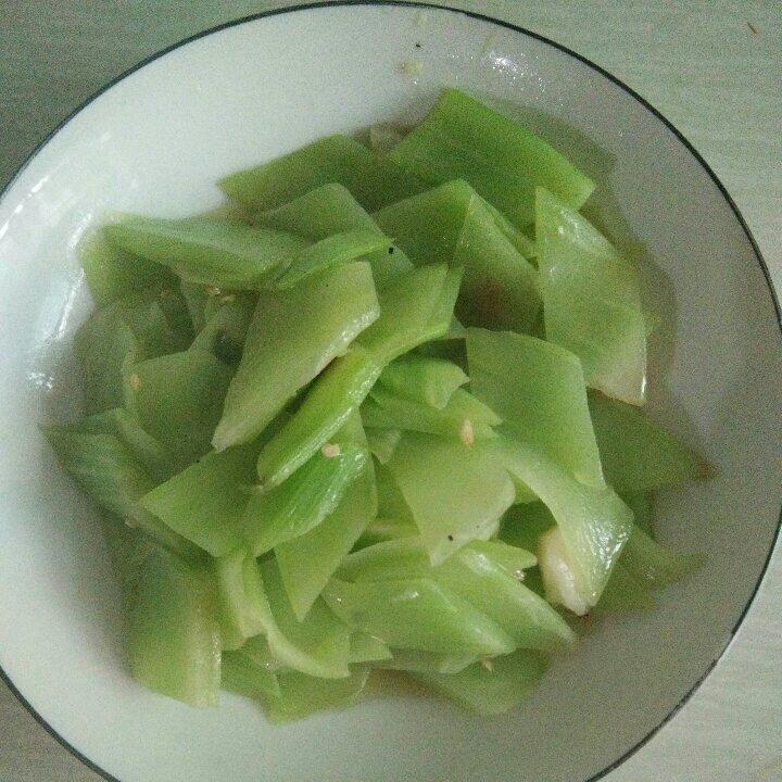 清炒莴笋