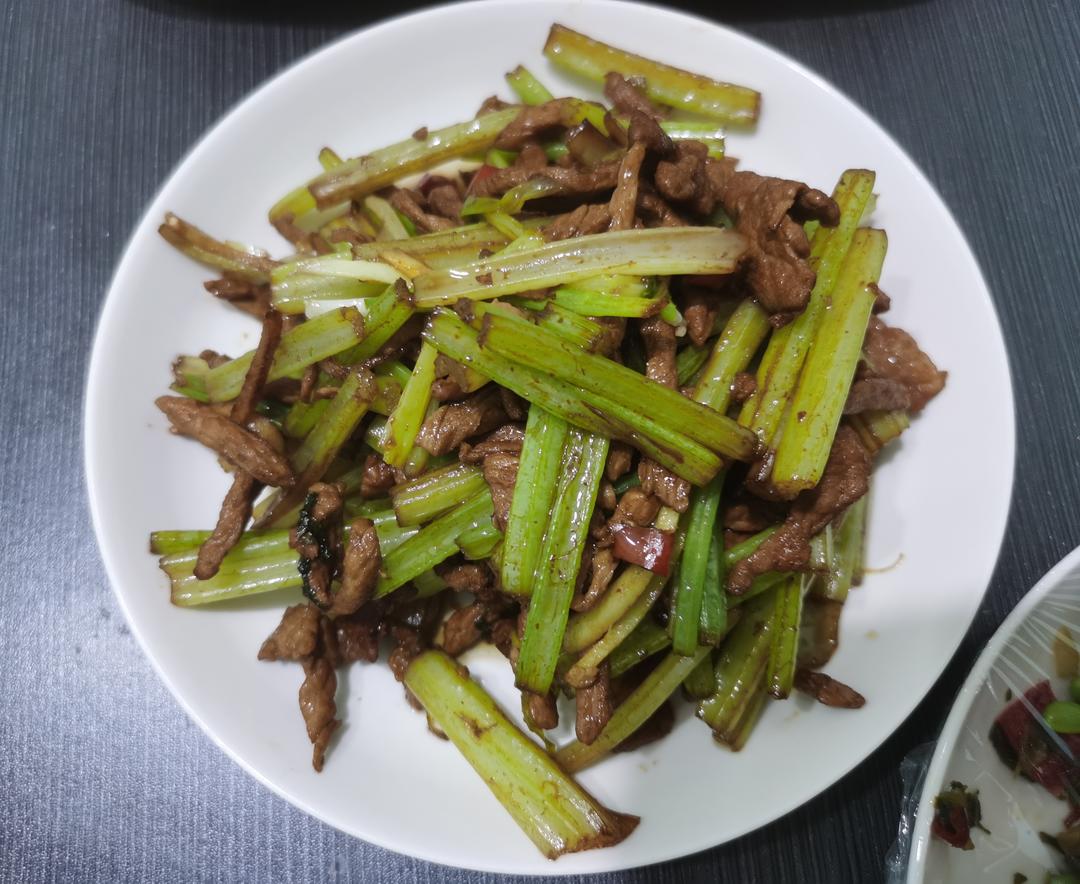 芹菜炒肉丝