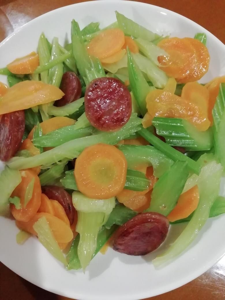 西芹炒腊肠