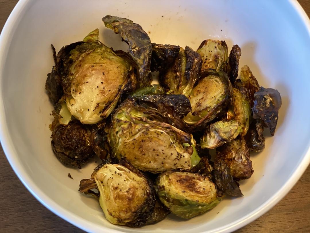 厌氧猫做的烤包菜卷心菜roastedbrusselsprouts