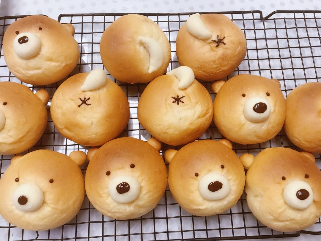 草莓牙做的柴犬面包