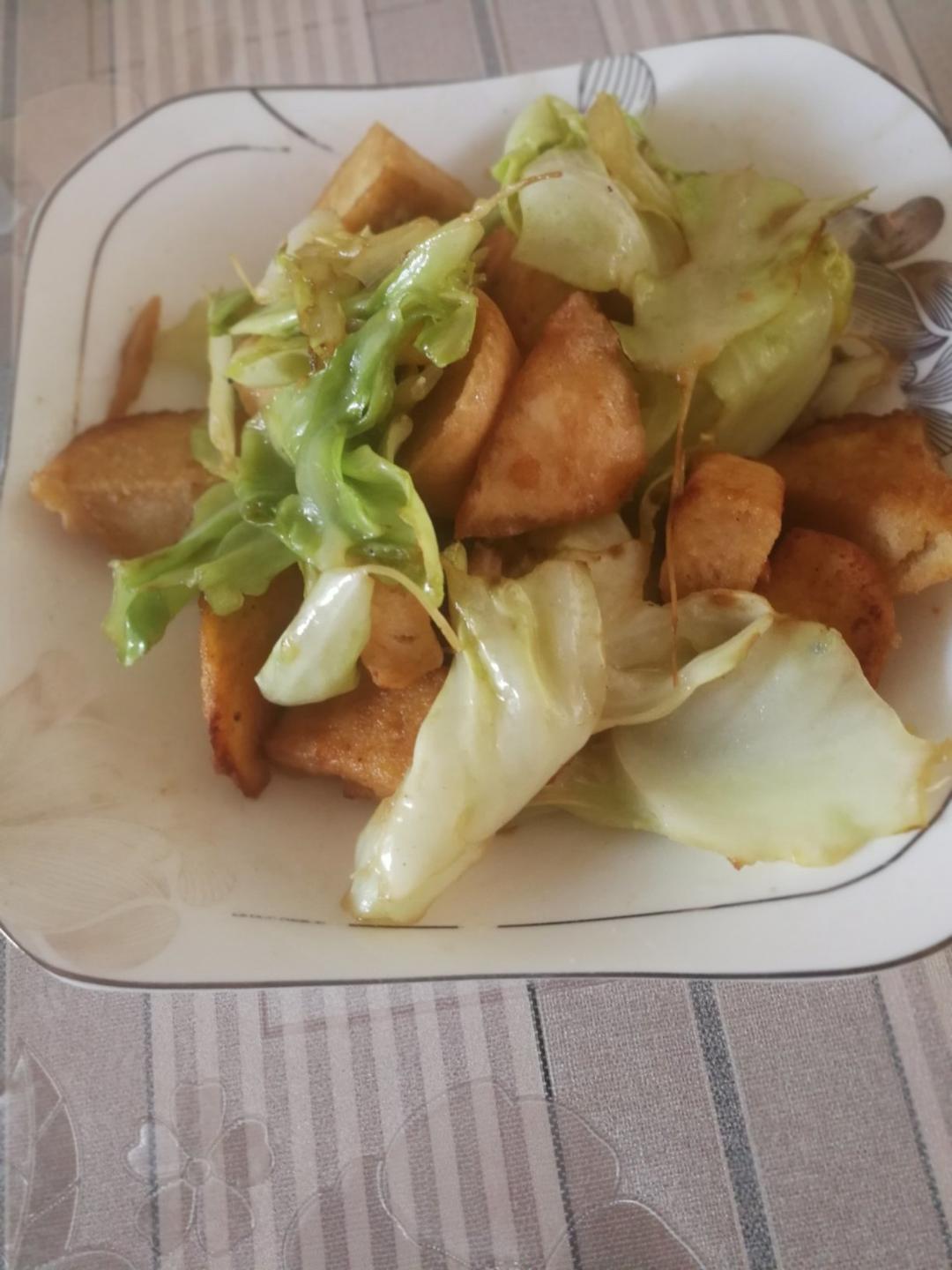 烧烤摊超火的包菜炒馒头
