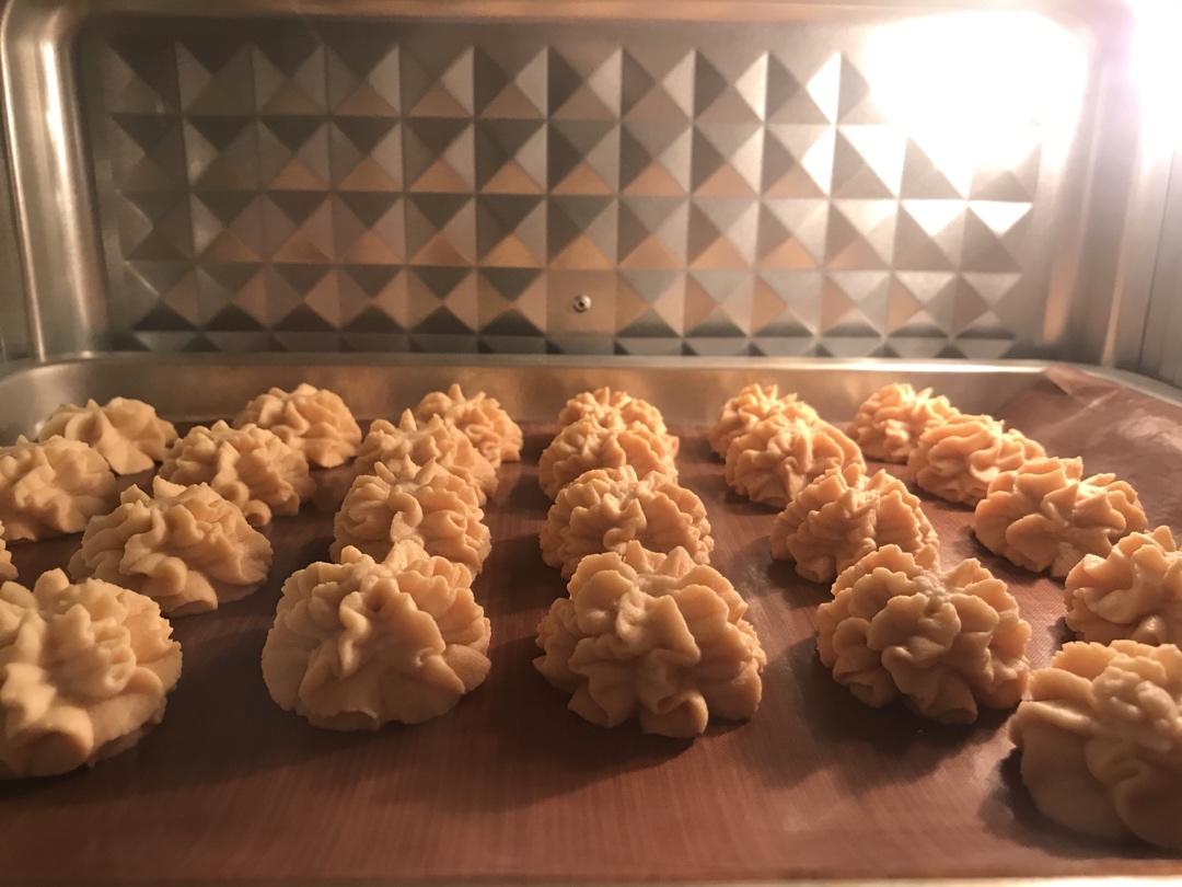 一抿即化酥到掉渣的珍妮曲奇云顶小花/烘焙视频饼干篇1