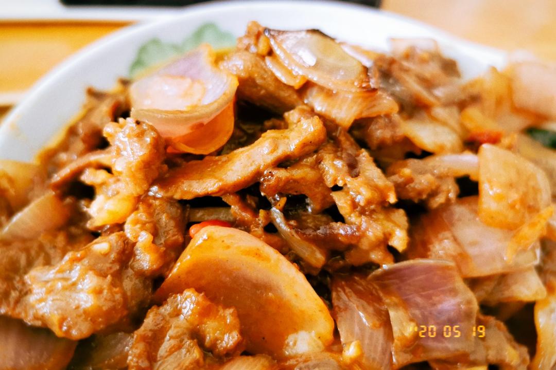洋葱炒牛肉