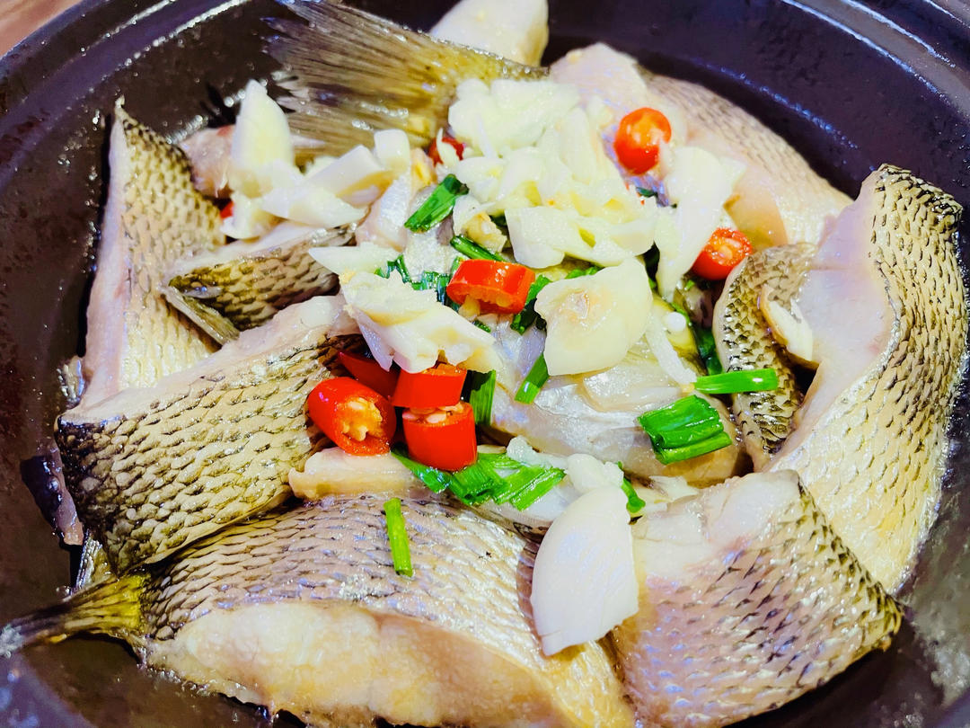 葱香焗鲈鱼