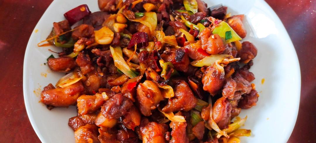 外酥里嫩麻辣鲜香～辣子鸡丁