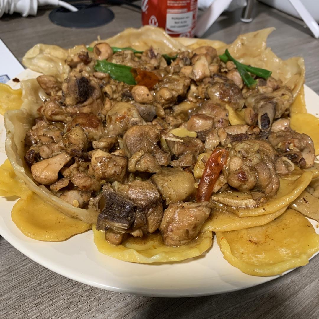 地锅鸡，教你贴饼子好吃的小技巧~