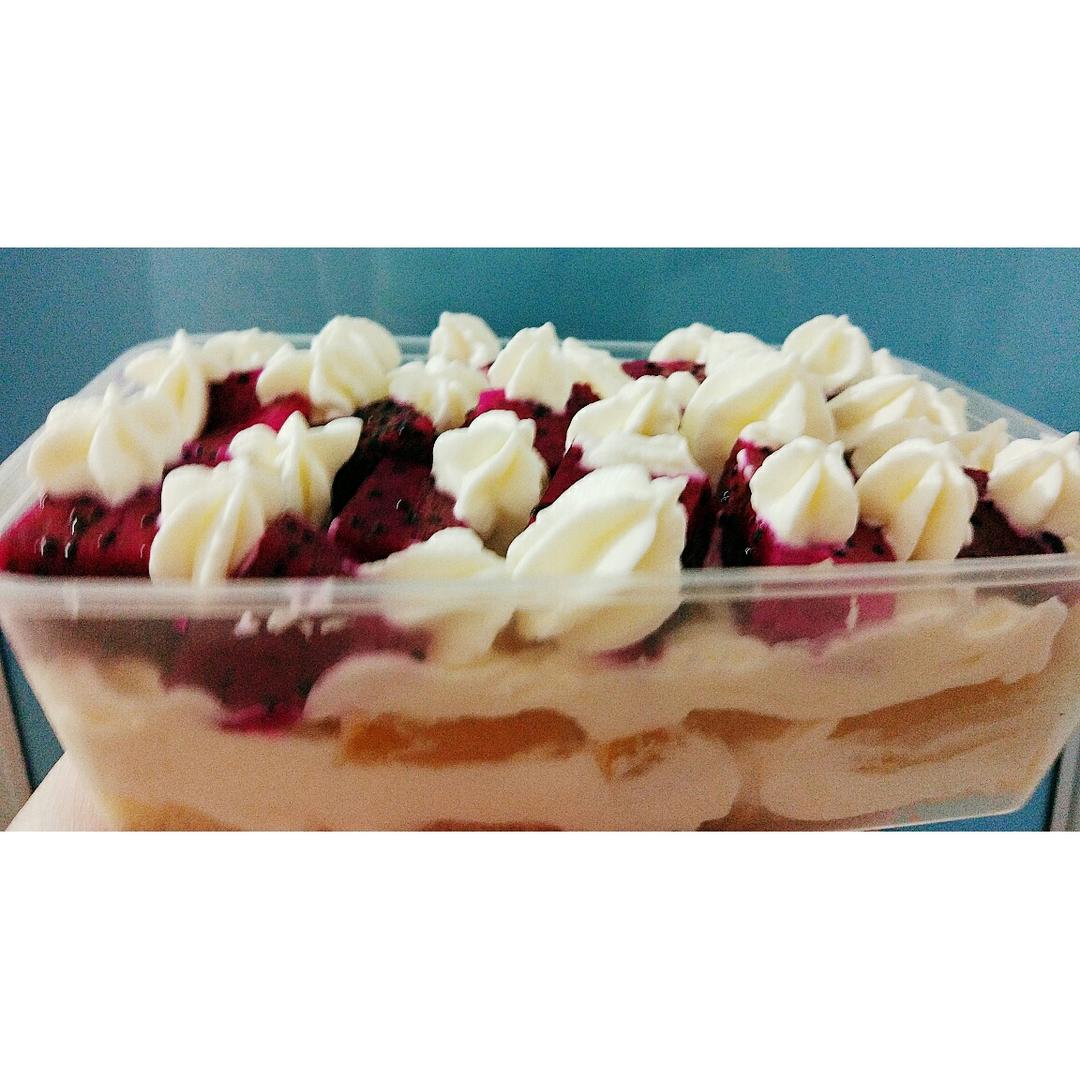 蛋糕水果盒子
★快手美味甜品★