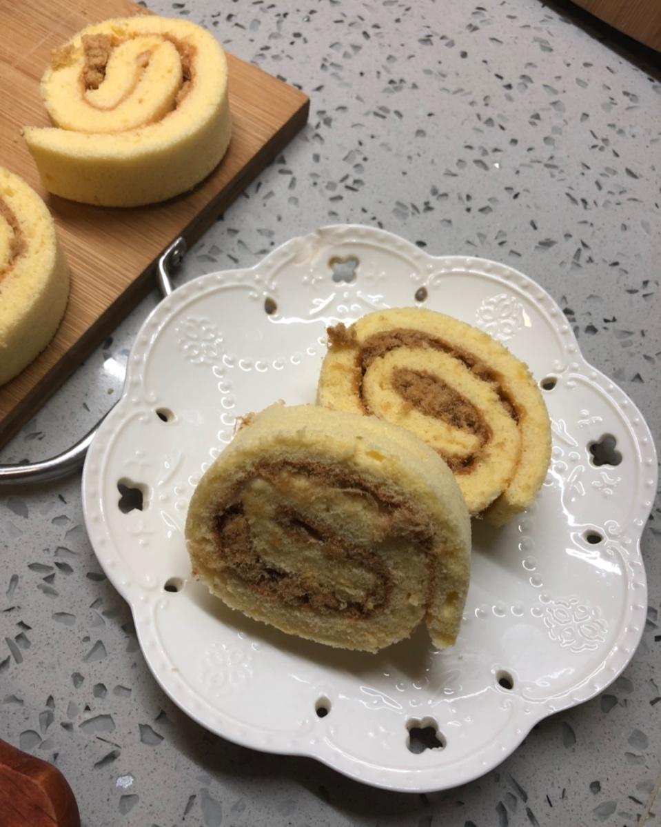 《Tinrry下午茶》教你做基础原味蛋糕卷
