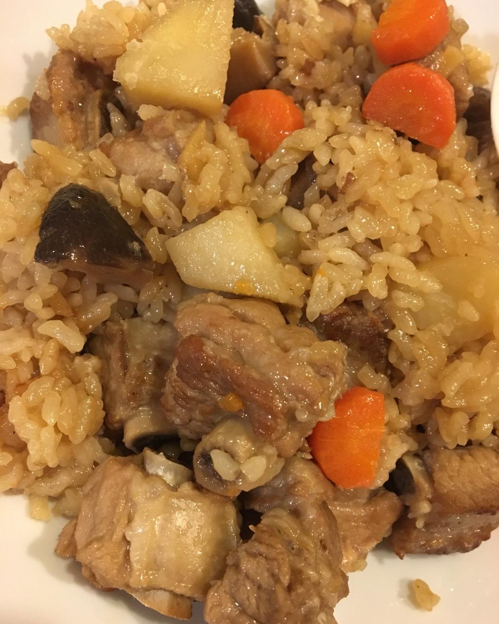 喷香排骨焖饭（爆好吃）