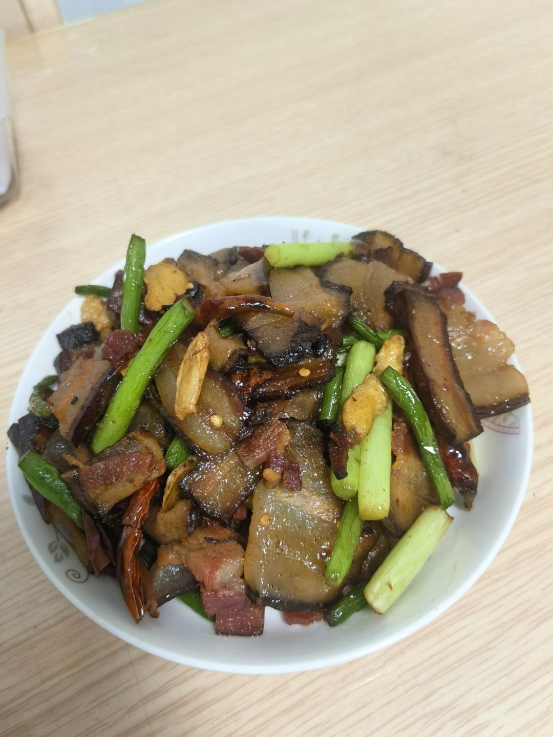 超级下饭的一道菜蒜苔炒风干腊肉