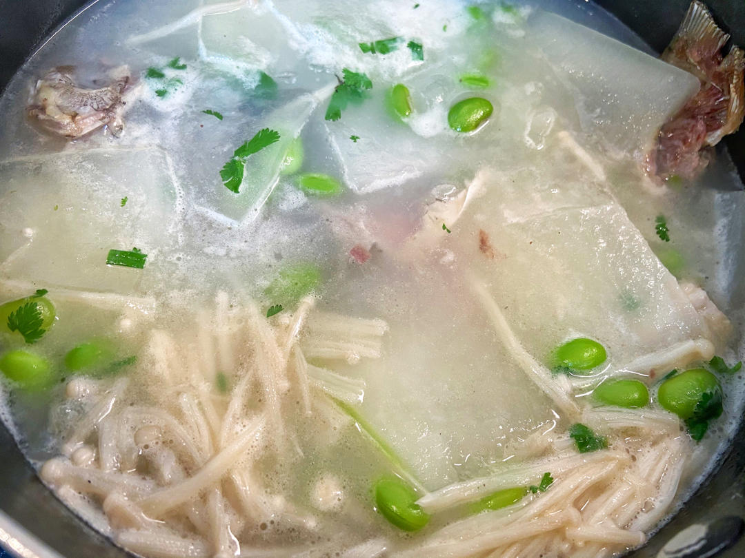 谷雨时节最宜吃的鲫鱼冬瓜汤