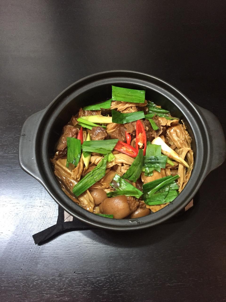 柠檬艾美丽做的腐竹羊肉煲