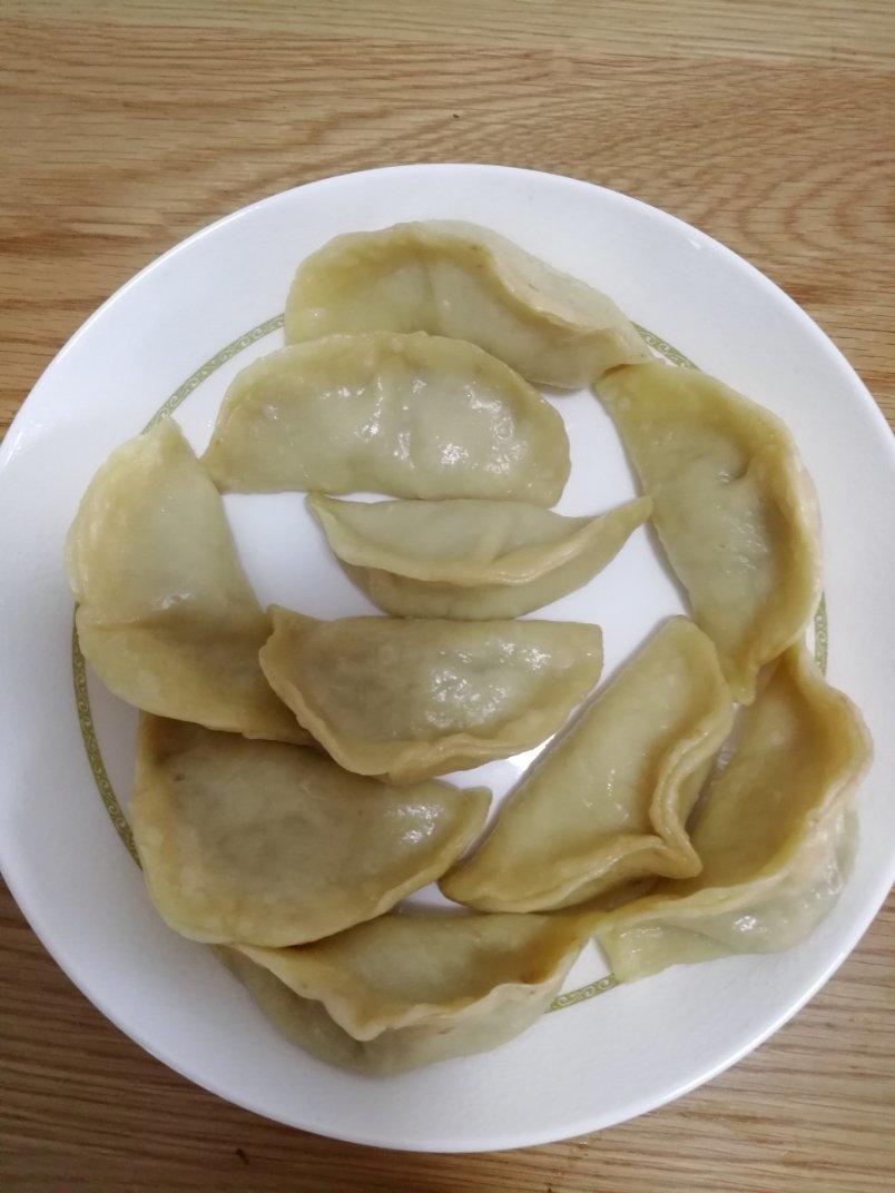 芹菜牛肉水饺