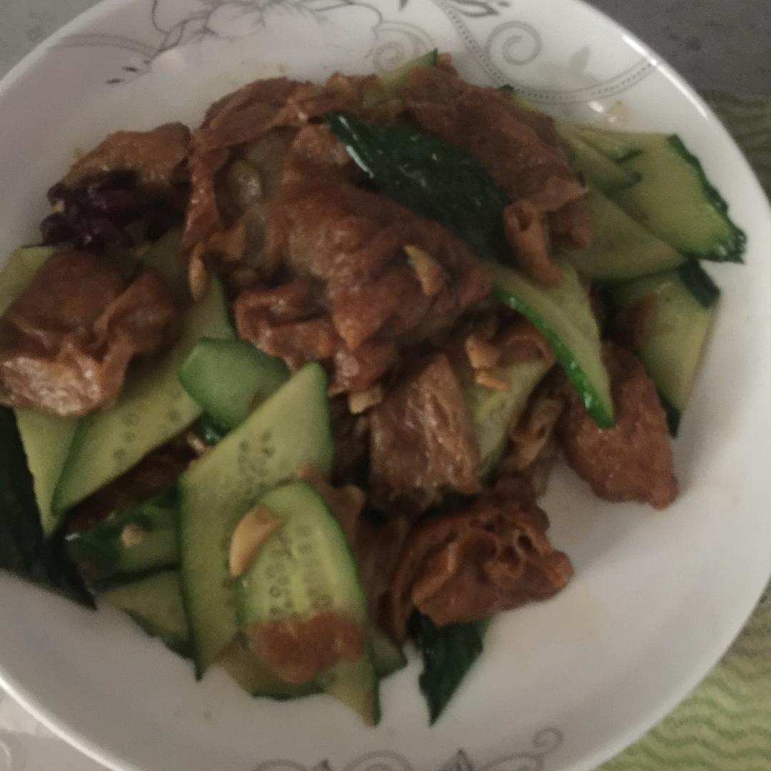 虾仁黄瓜面筋