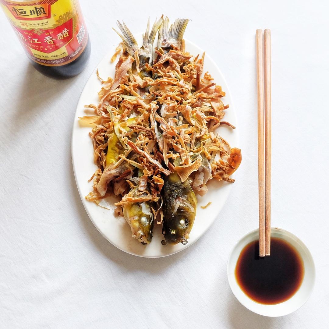 笋干菜蒸汪刺鱼（妈妈料理）