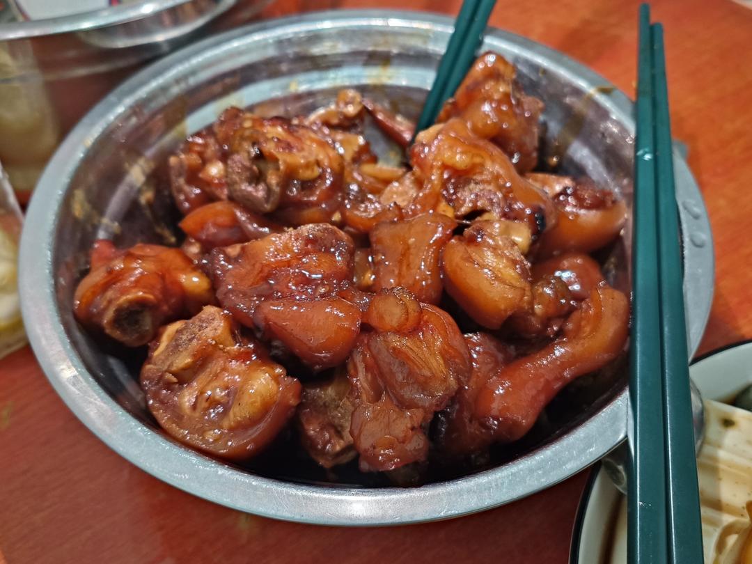 美味的家常菜：红烧猪蹄