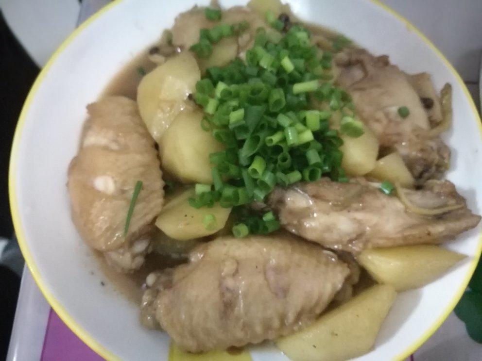 土豆炖鸡翅（快手零失败）