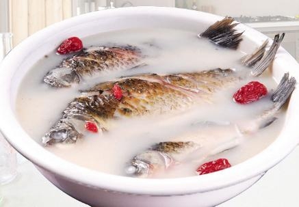 浓白鱼汤的做法