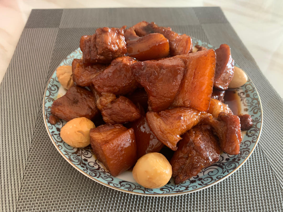 新手易做！好吃到舔盘的红烧肉香糯不腻