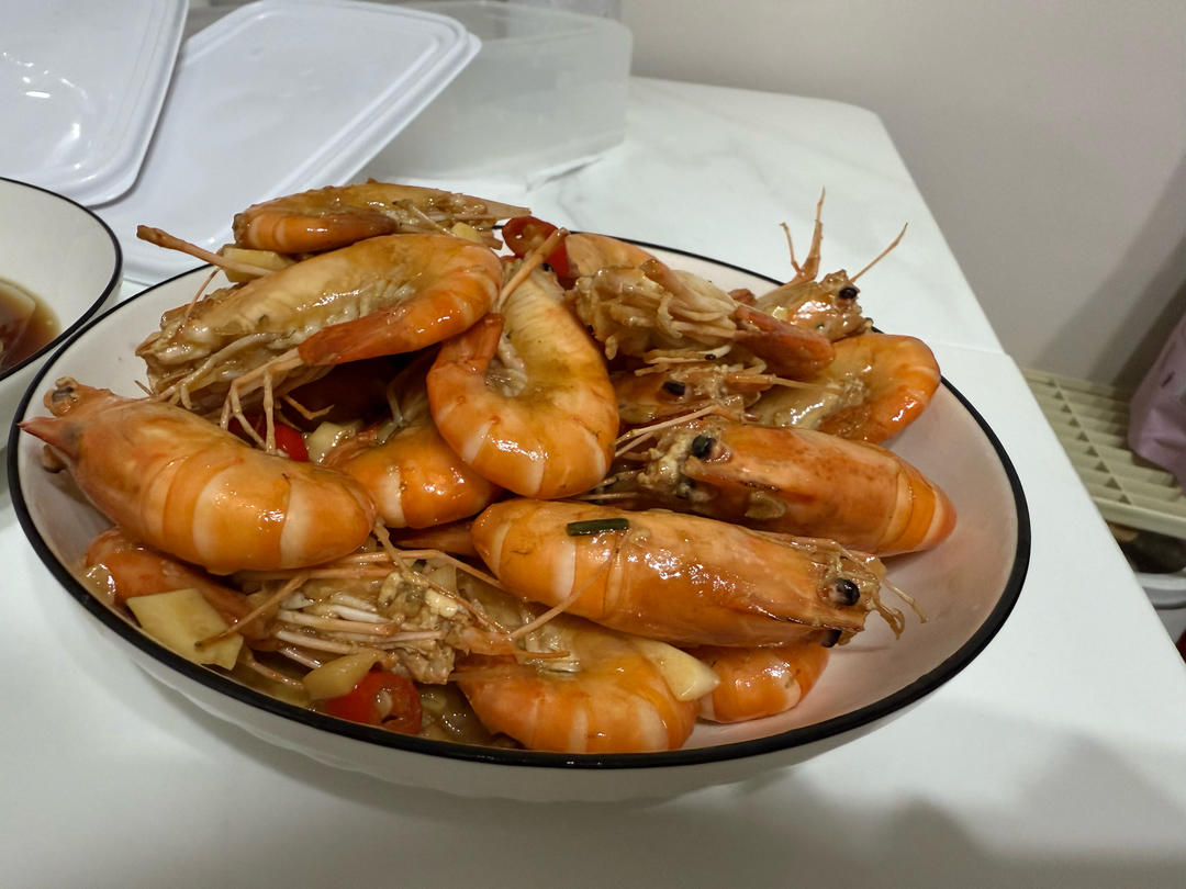 黄油蒜香罗氏虾