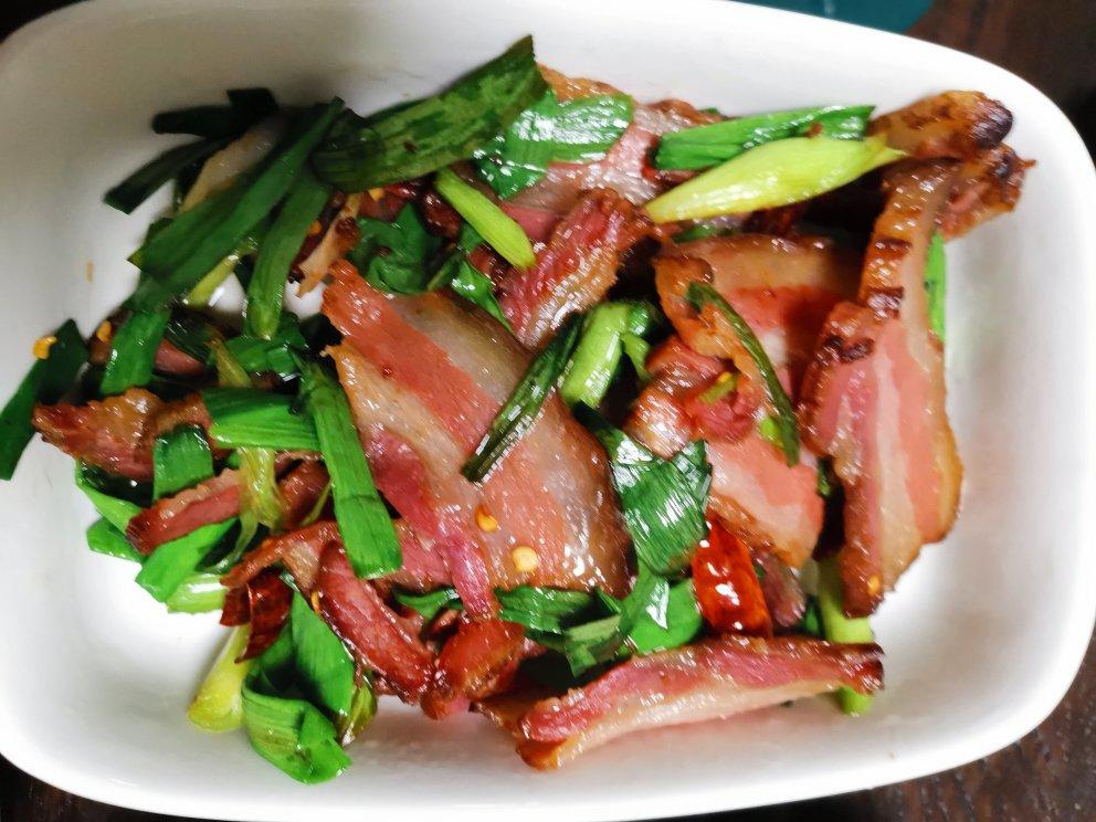 发飙的南瓜做的蒜苗炒腊肉