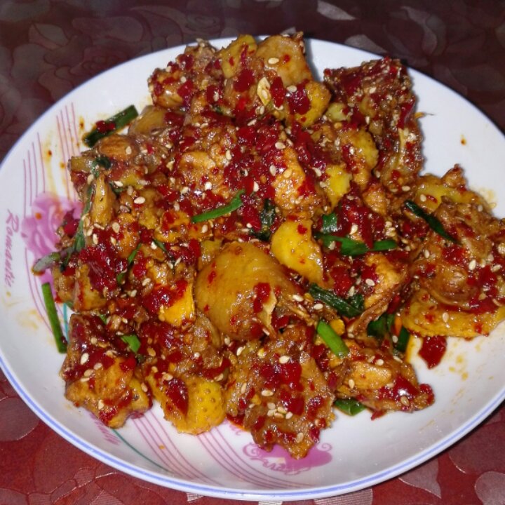 集麻、辣、鲜、香为一身的“重口味”鸡肉吃法——【麻辣鸡块】