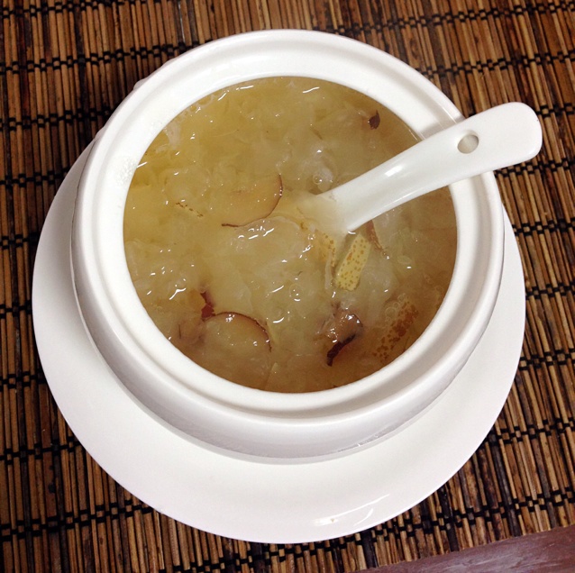 皂角米红枣银耳羹