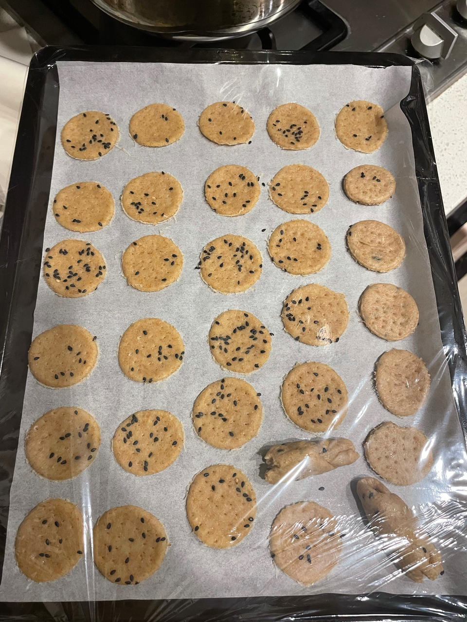 薄薄的，脆脆的，减肥期也能吃的全麦苏打饼干