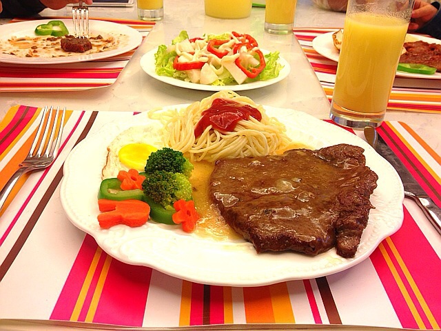 黑椒牛排（配土豆/鸡蛋，意面/蔬菜）